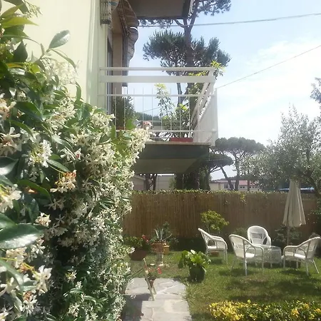 A Casa Di Ely Apartment *
