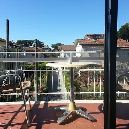 A Casa Di Ely * Lido di Camaiore
